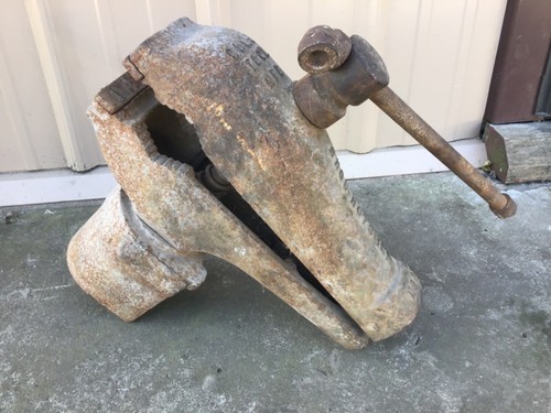 Blacksmith post swivel vise - blacksmith,
